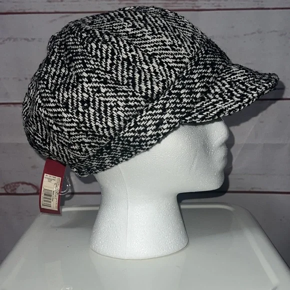 *SOLD on eBay MERONA 2000’s black and white newsboy cap new with tags - Picture 3 of 9